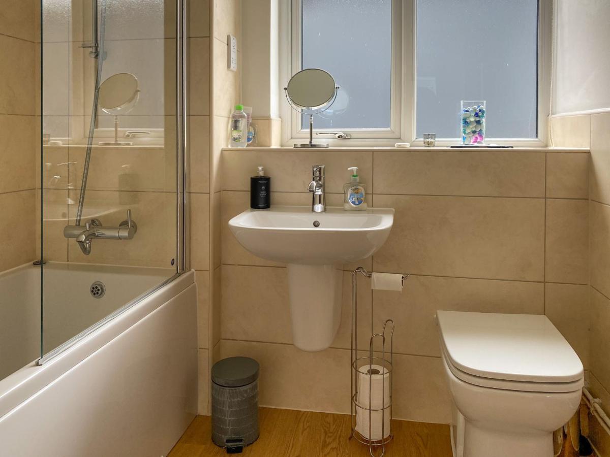 Beautiful, Contemporary 3 Bedroom Apartment Bath Kültér fotó