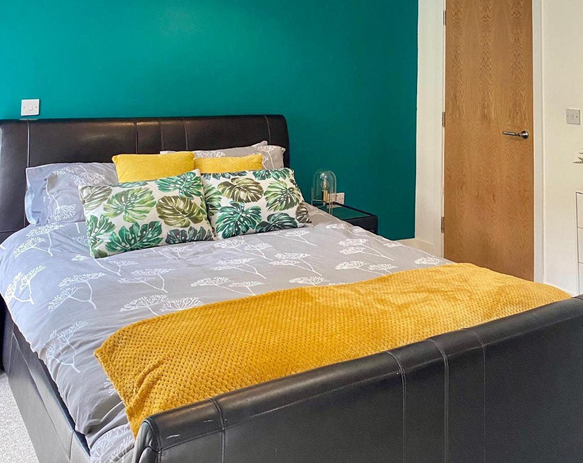 Beautiful, Contemporary 3 Bedroom Apartment Bath Kültér fotó
