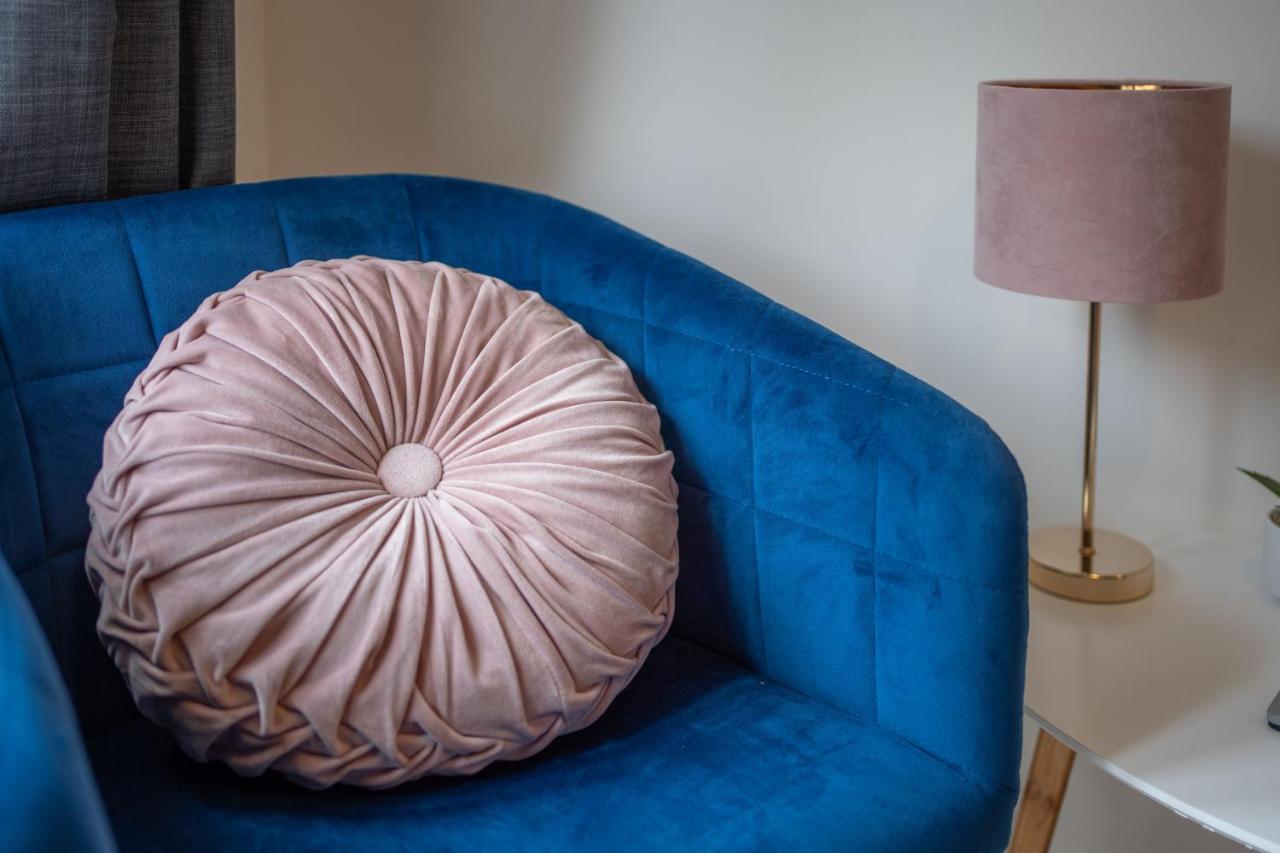 Beautiful, Contemporary 3 Bedroom Apartment Bath Kültér fotó
