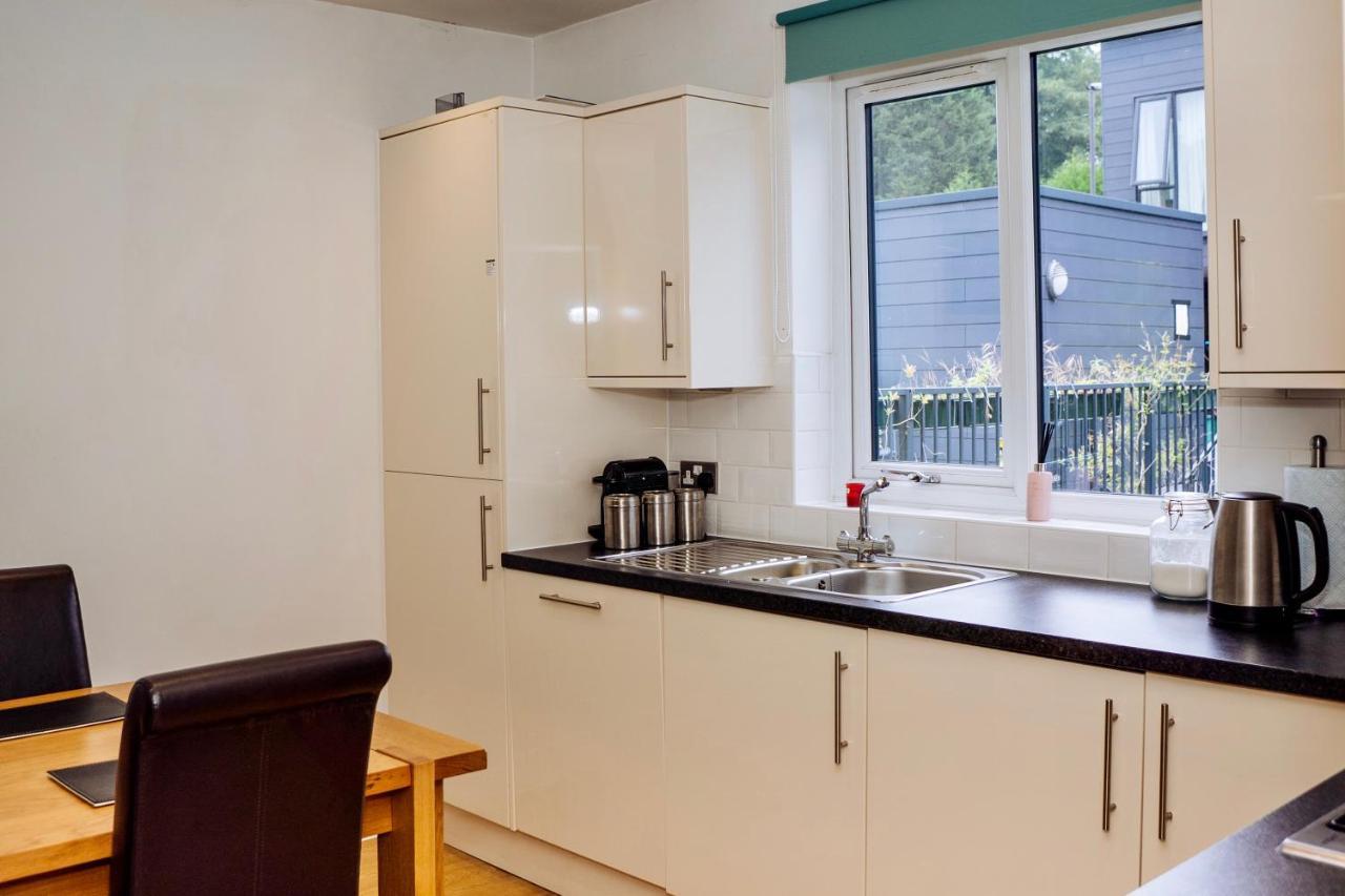 Beautiful, Contemporary 3 Bedroom Apartment Bath Kültér fotó